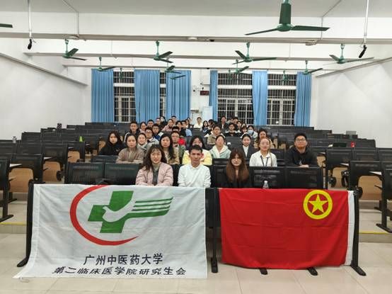 图片包含 建筑, 室内, 桌子, 大 描述已自动生成